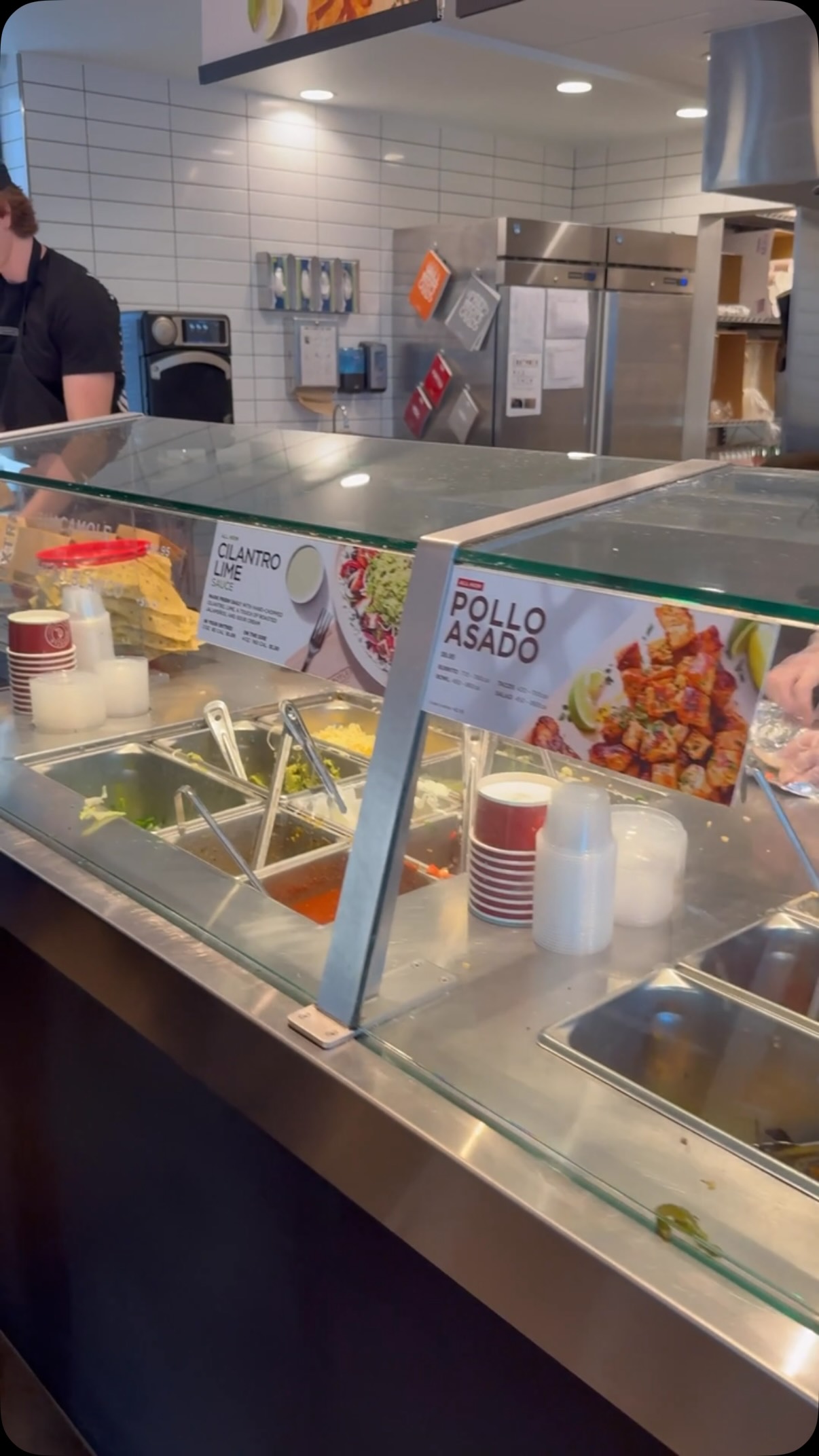 We came, we saw, we burrito’d. 🌯 Every bowl tonight helped @eugenejrgenerals keep kids on the ice. Thanks @chipotle! #YouthHockey #TheRinkExchange